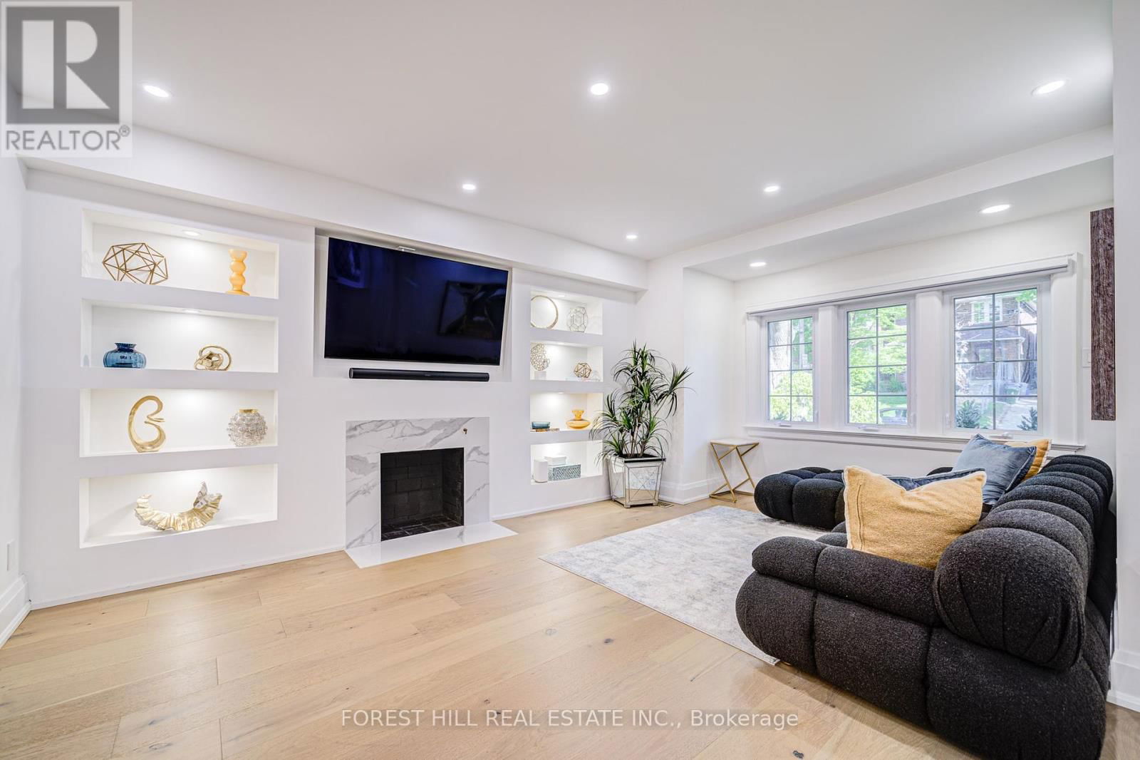 29 BURNABY BOULEVARD Image 4