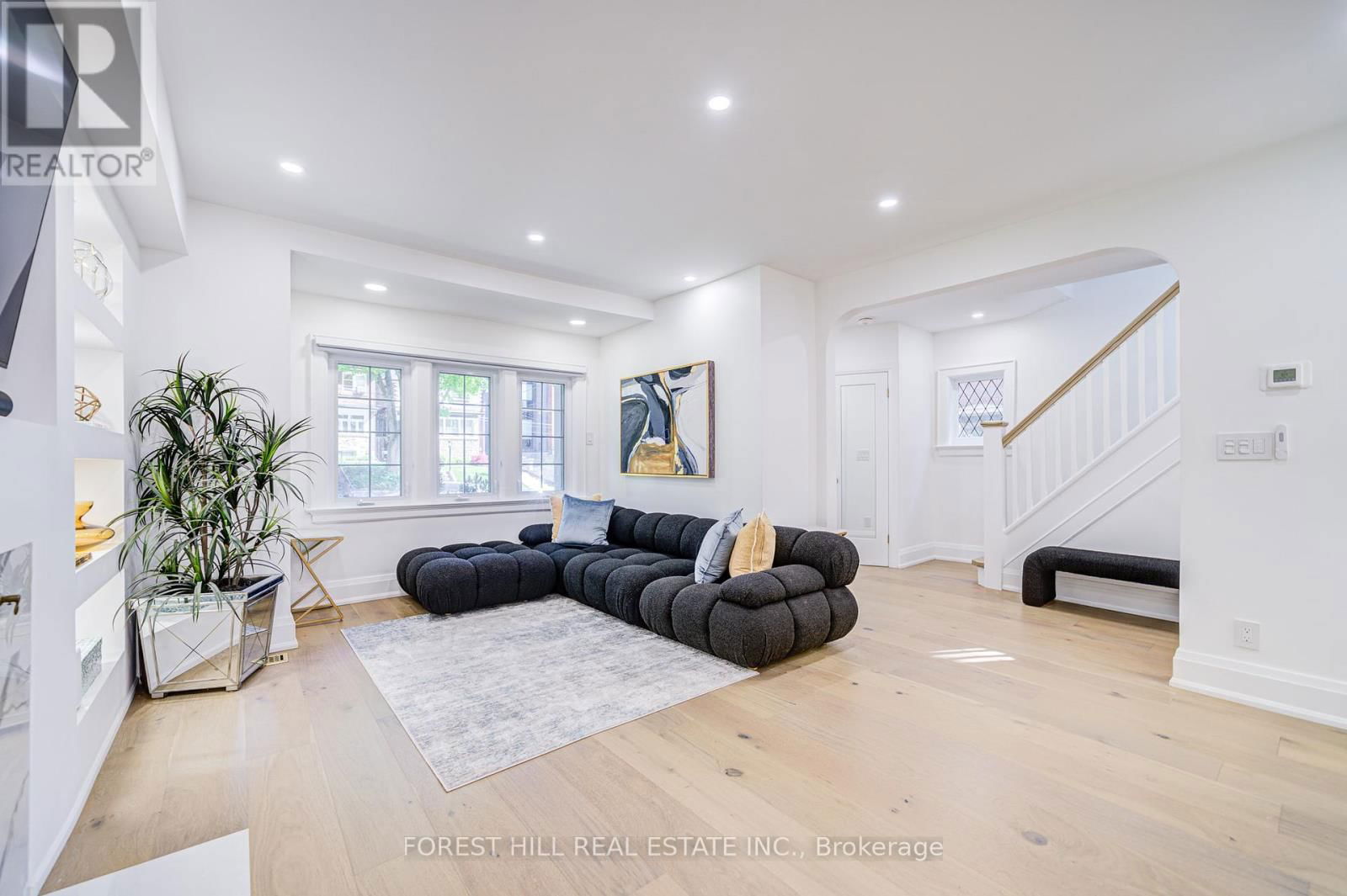 29 BURNABY BOULEVARD Image 5