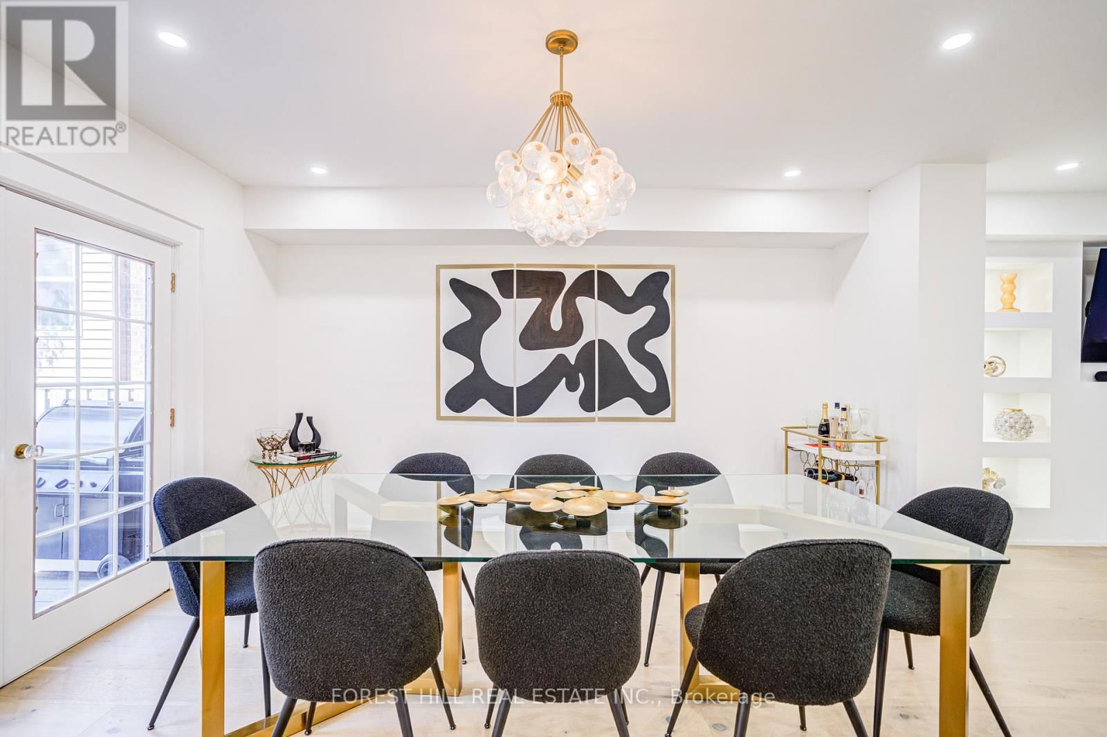 29 BURNABY BOULEVARD Image 7