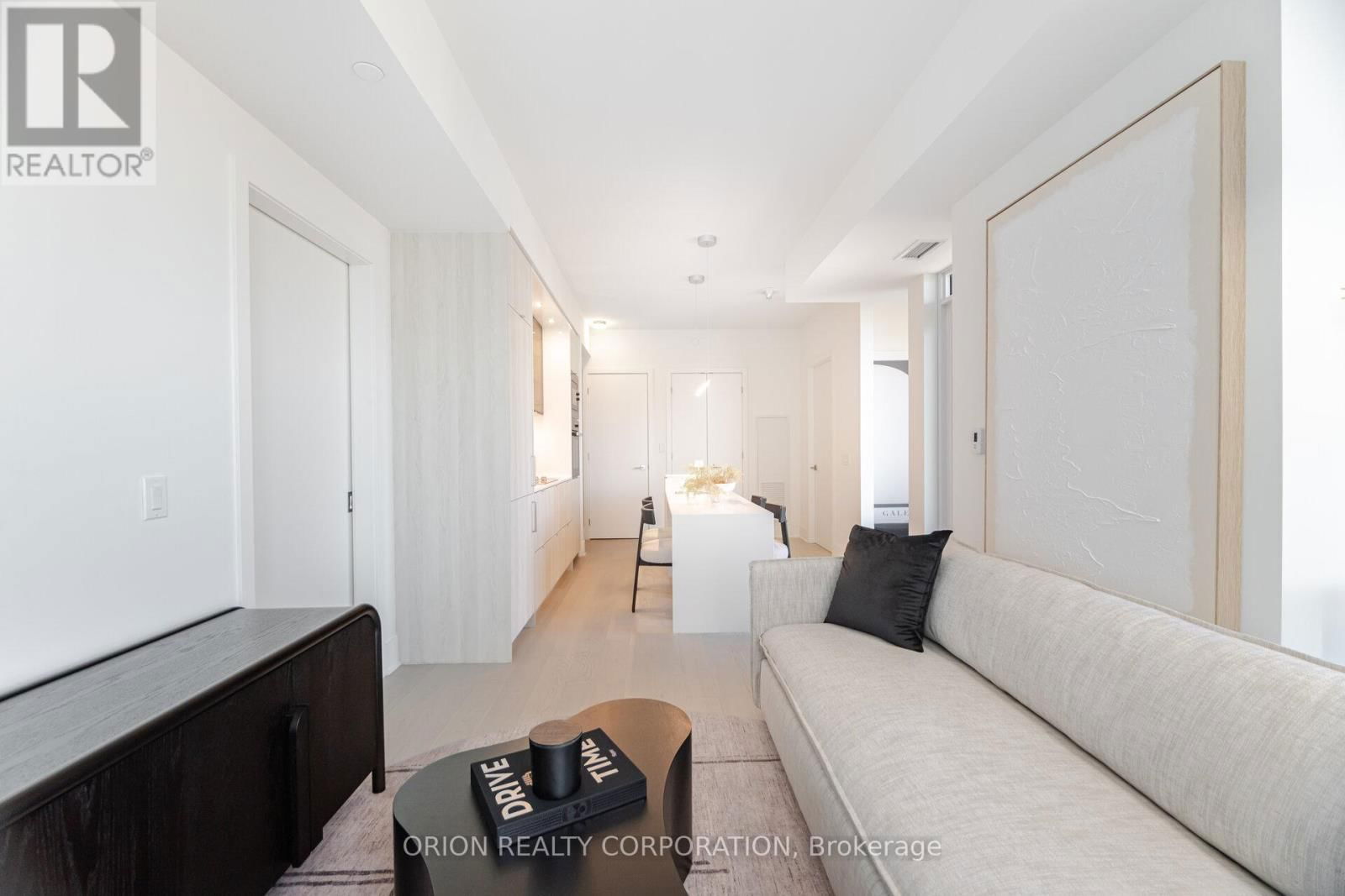 3204 - 11 YORKVILLE AVENUE Image 17