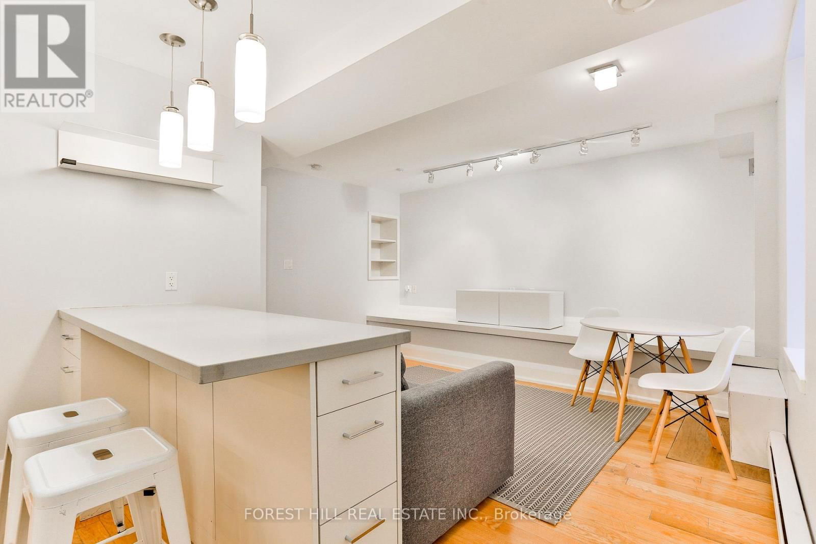Lower - 35 YARMOUTH GARDENS Image 7
