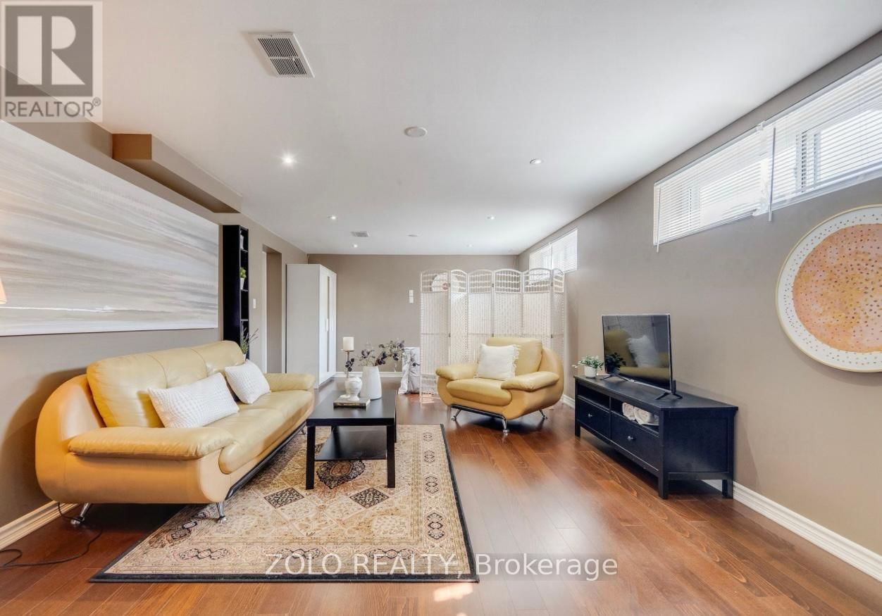 97 ALLINGHAM GARDENS Image 2