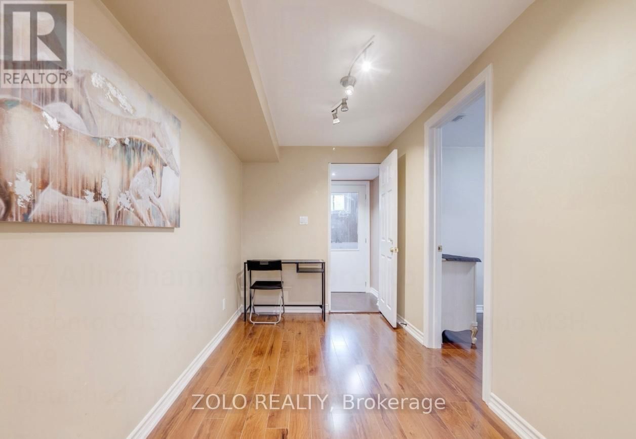 97 ALLINGHAM GARDENS Image 3