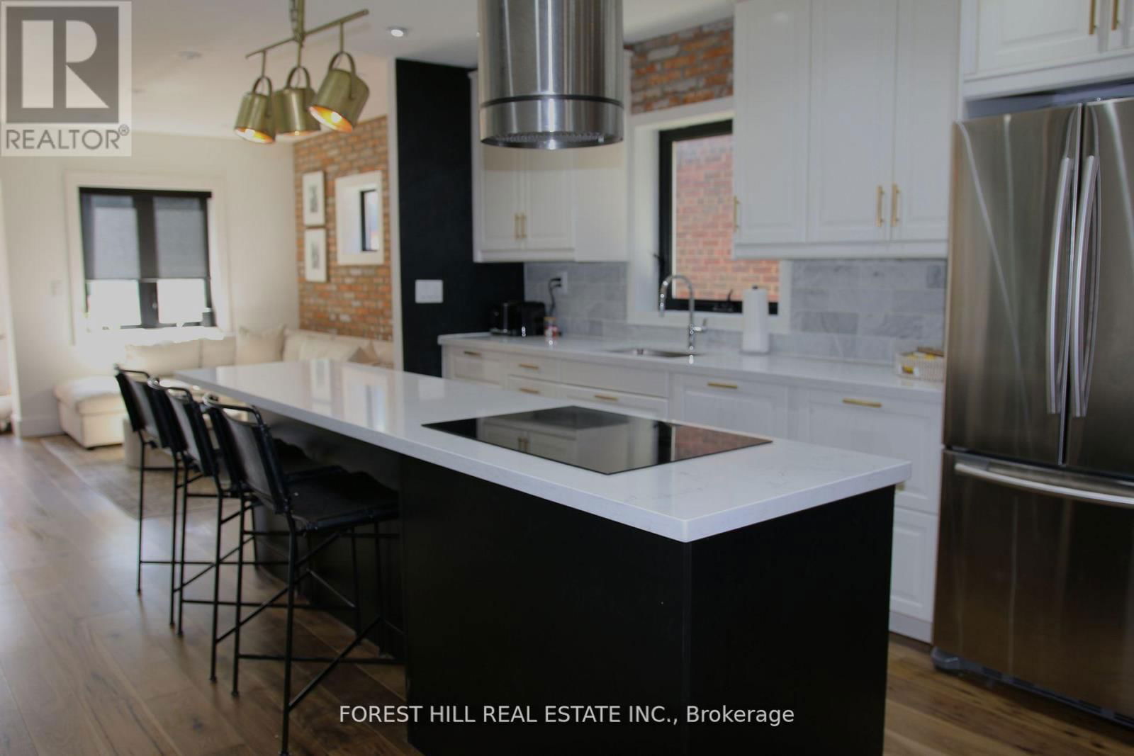 44 MANNING AVENUE Image 1