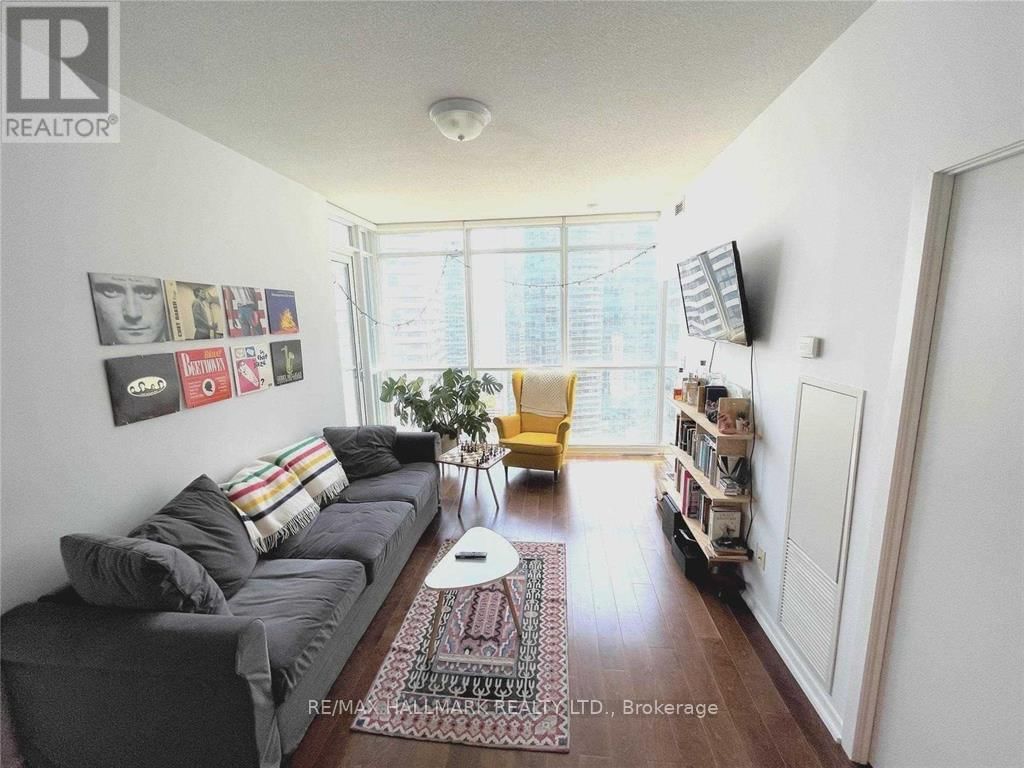 3001 - 65 BREMNER BOULEVARD Image 2