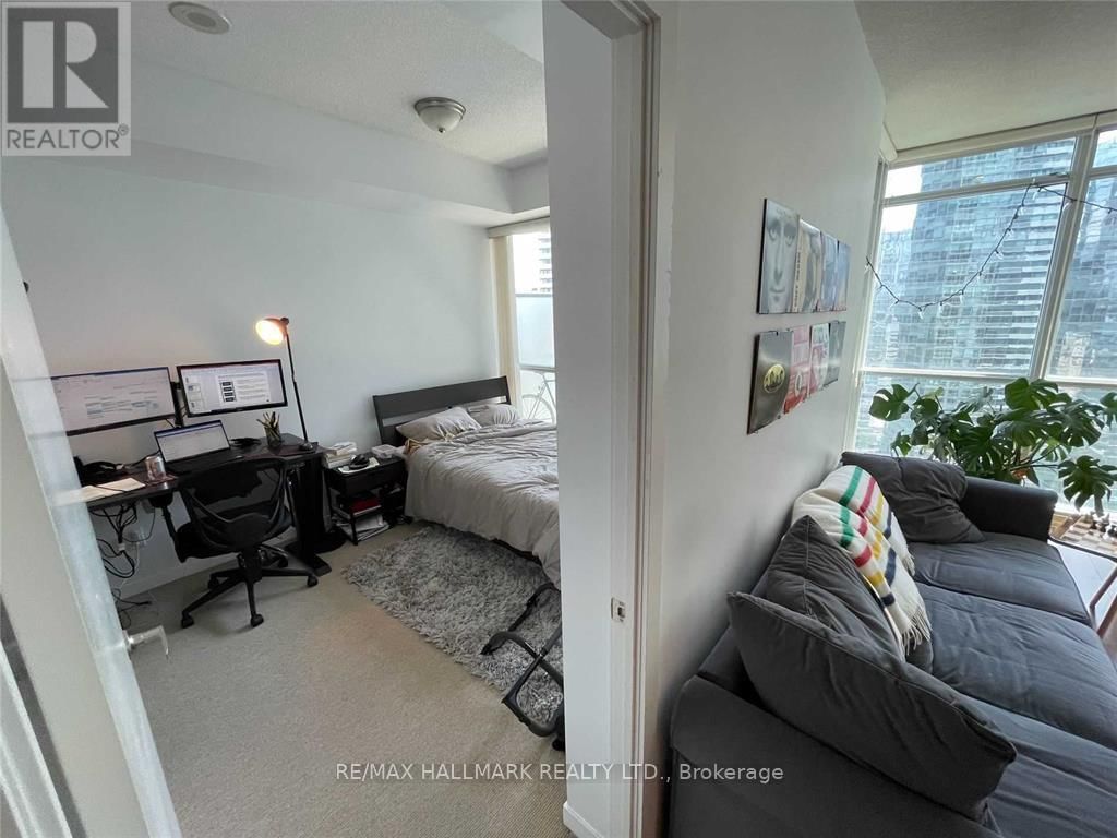 3001 - 65 BREMNER BOULEVARD Image 6
