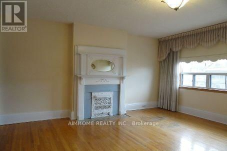 598 BATHURST STREET Image 10