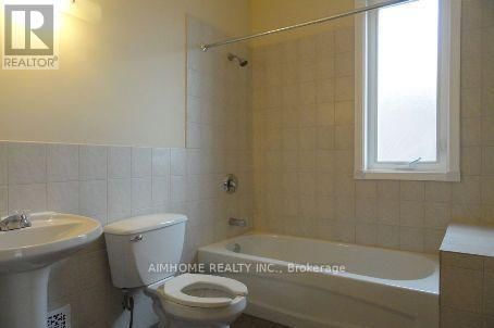 598 BATHURST STREET Image 8