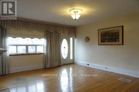 598 BATHURST STREET Image 9