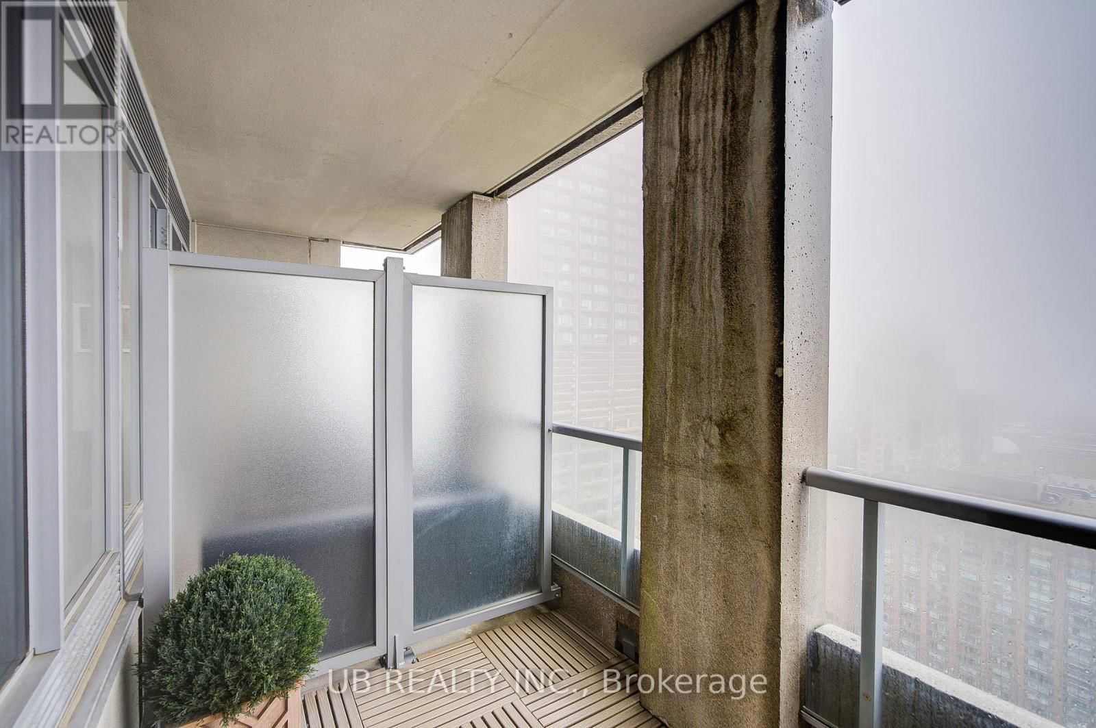 3201 - 35 BALMUTO STREET Image 11