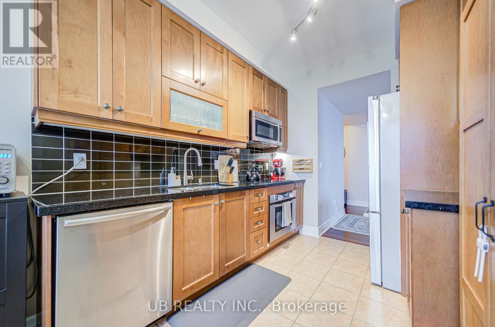 3201 - 35 BALMUTO STREET Image 29