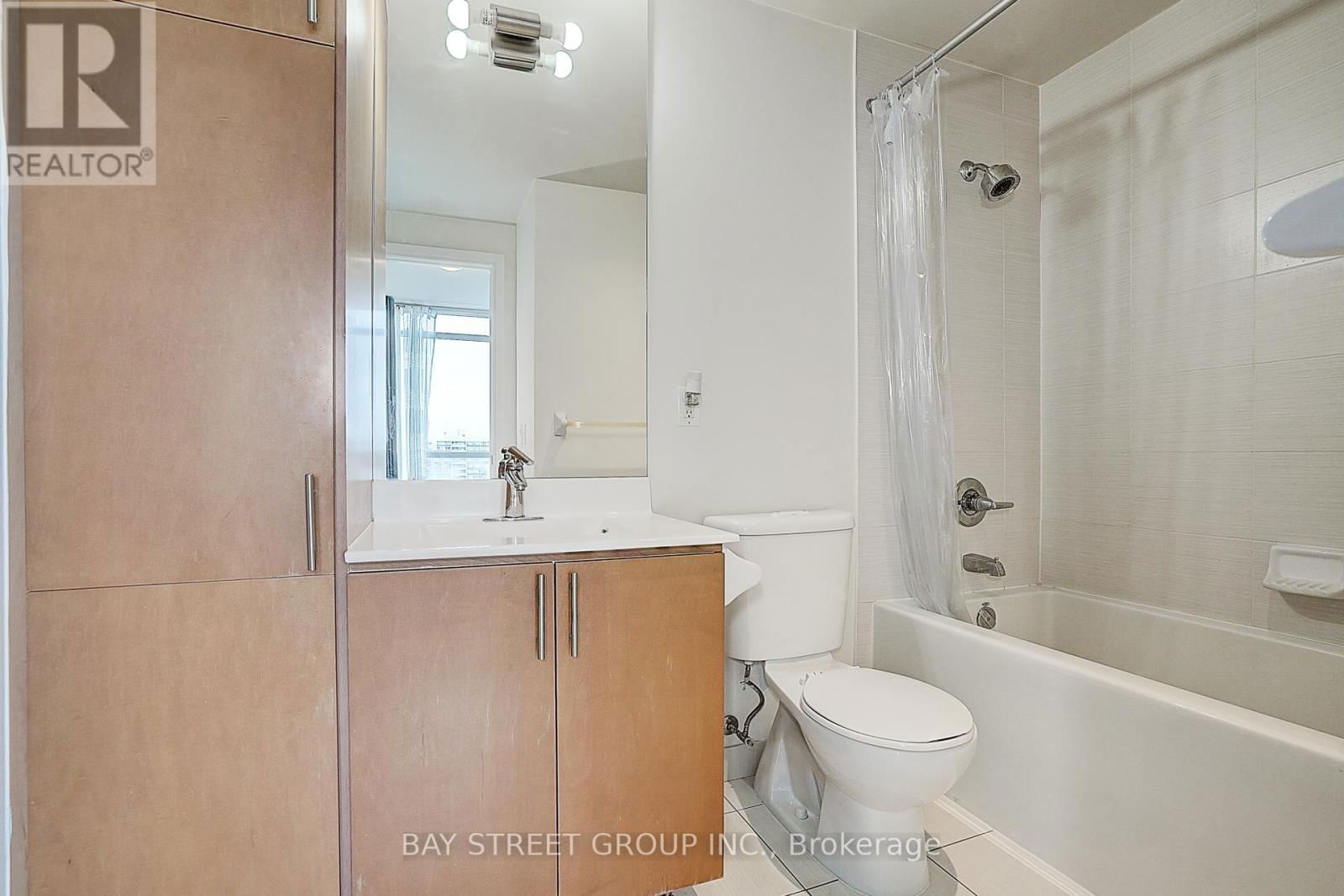 1802 - 181 WYNFORD DRIVE Image 13