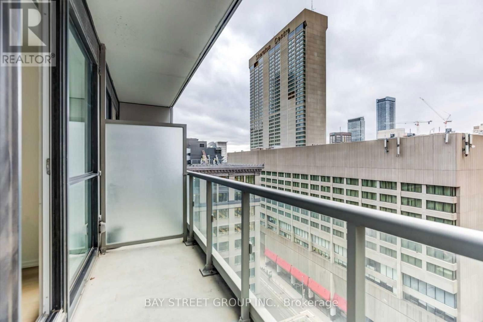 1402 - 70 TEMPERANCE STREET Image 16