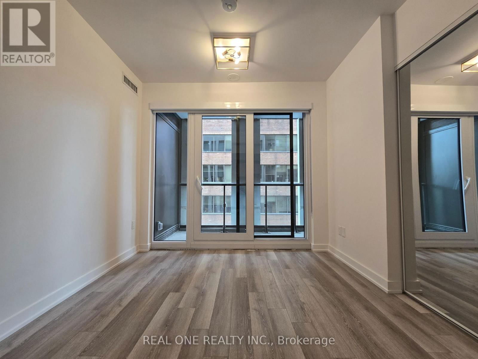 312 - 121 ST. PATRICK STREET Image 14