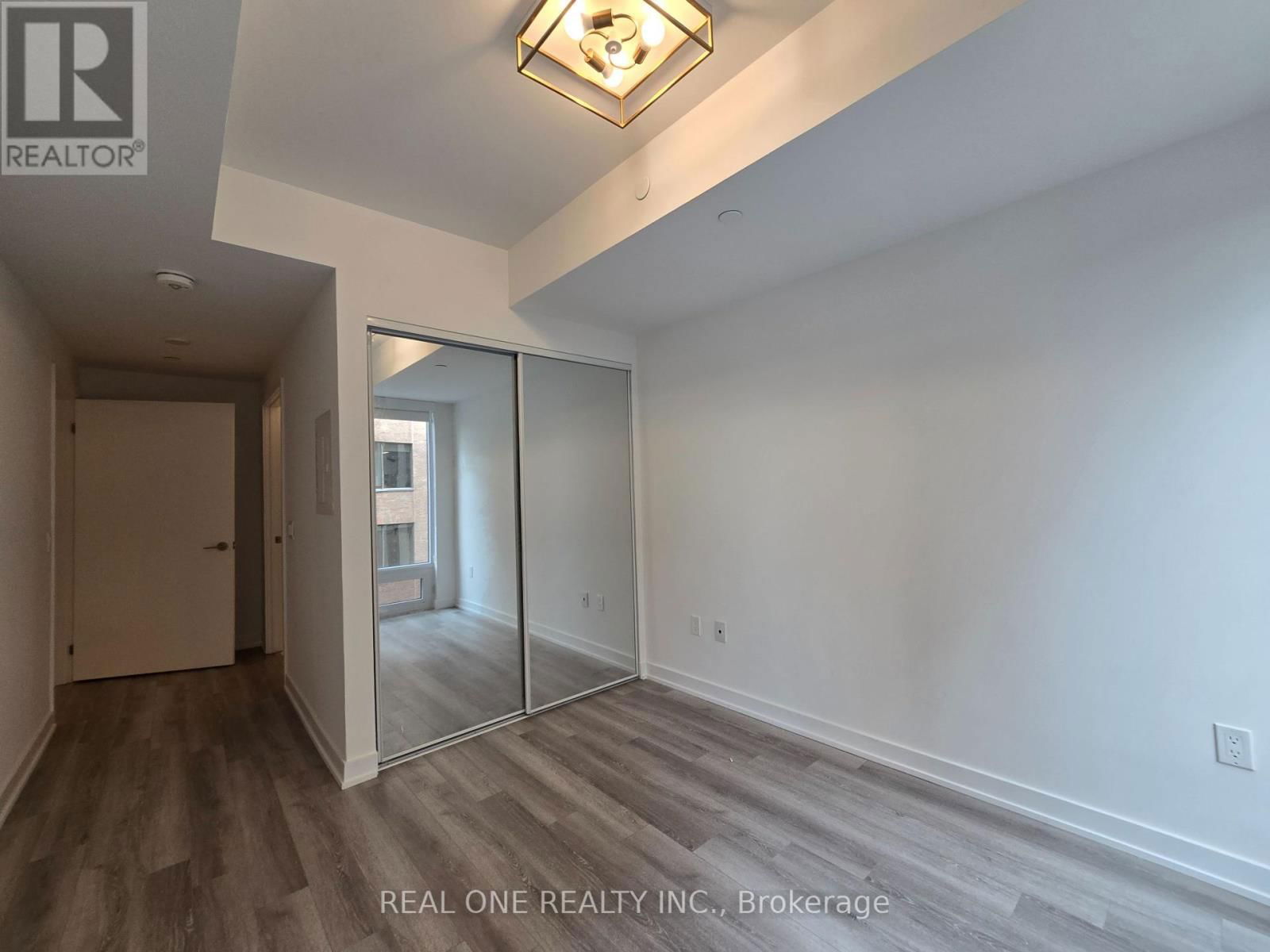 312 - 121 ST. PATRICK STREET Image 17