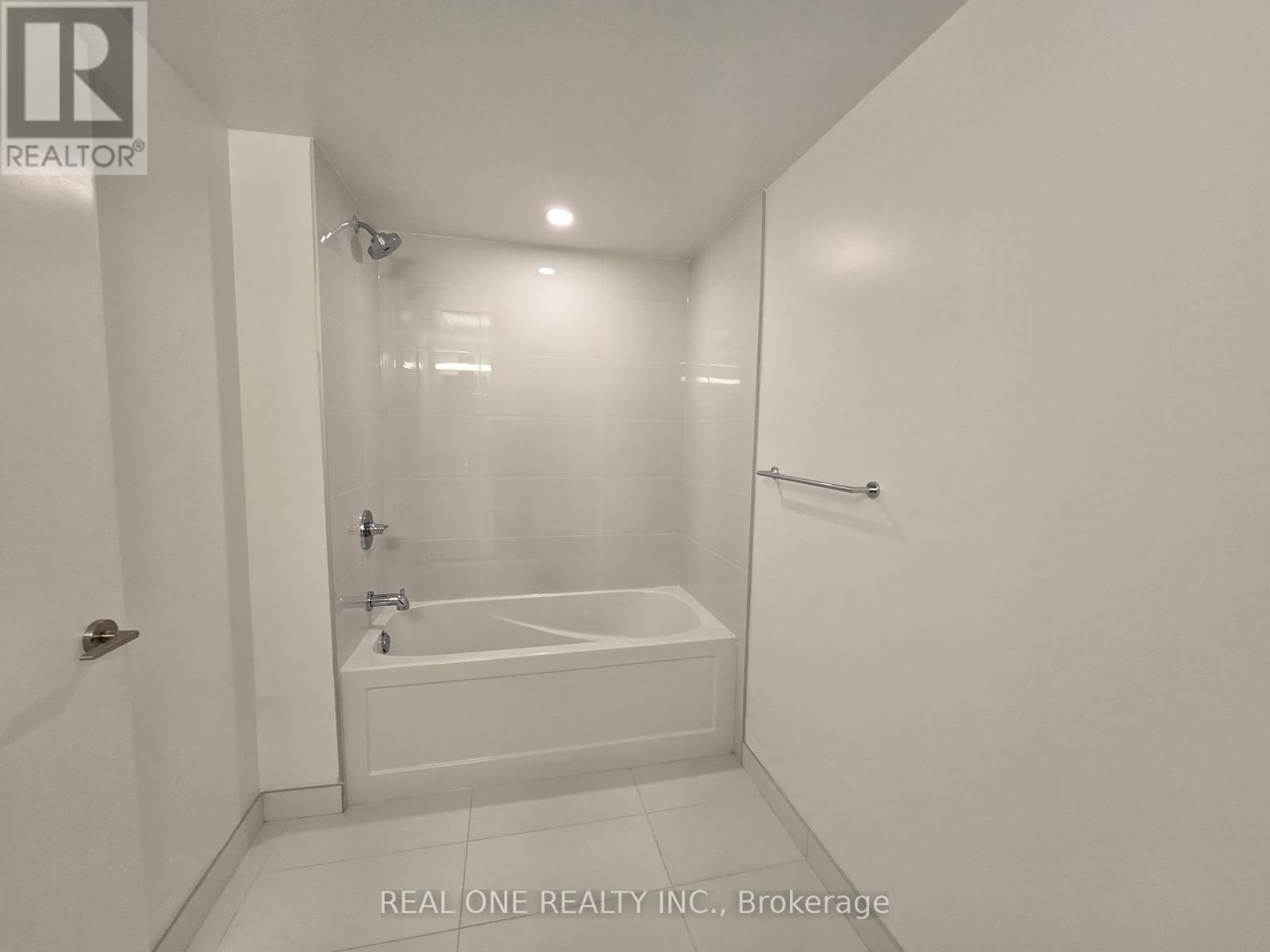 312 - 121 ST. PATRICK STREET Image 7