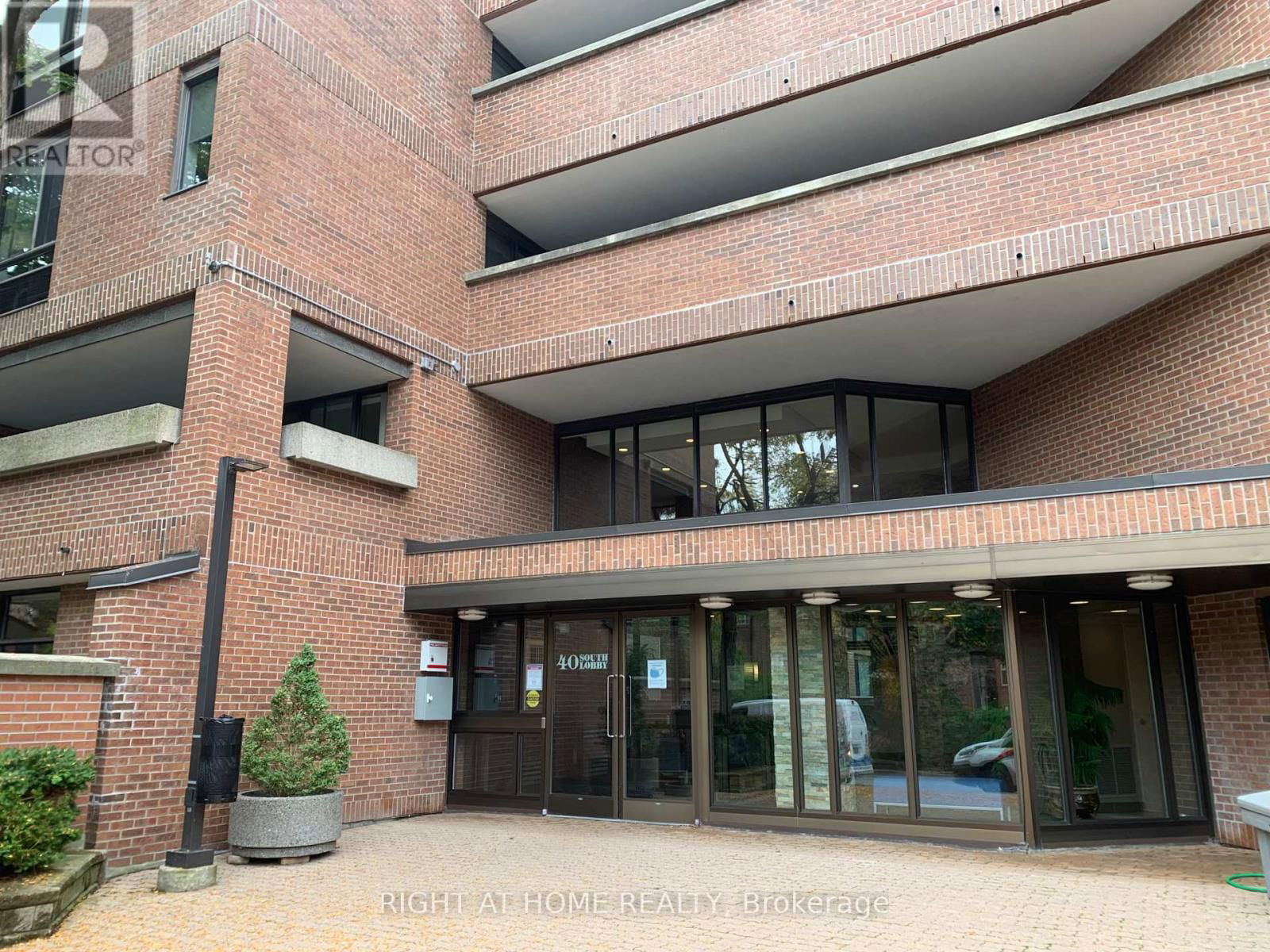 318 - 40 SYLVAN VALLEY WAY Image 6