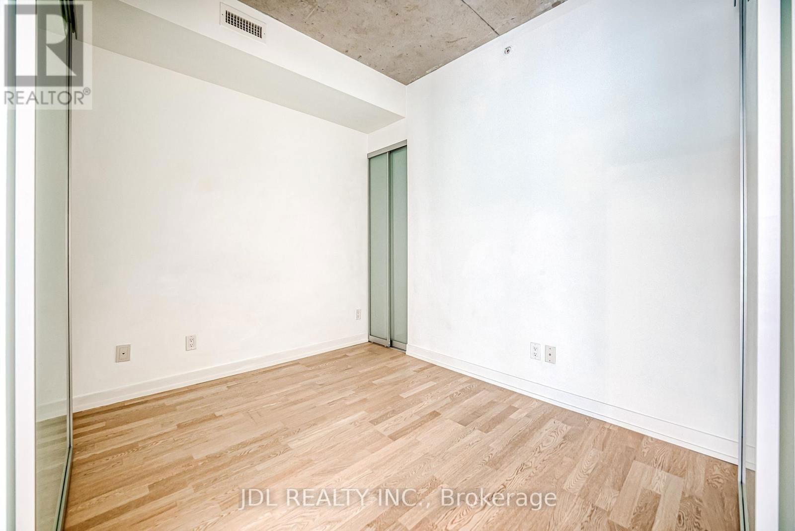 338 - 461 ADELAIDE STREET WEST Image 17