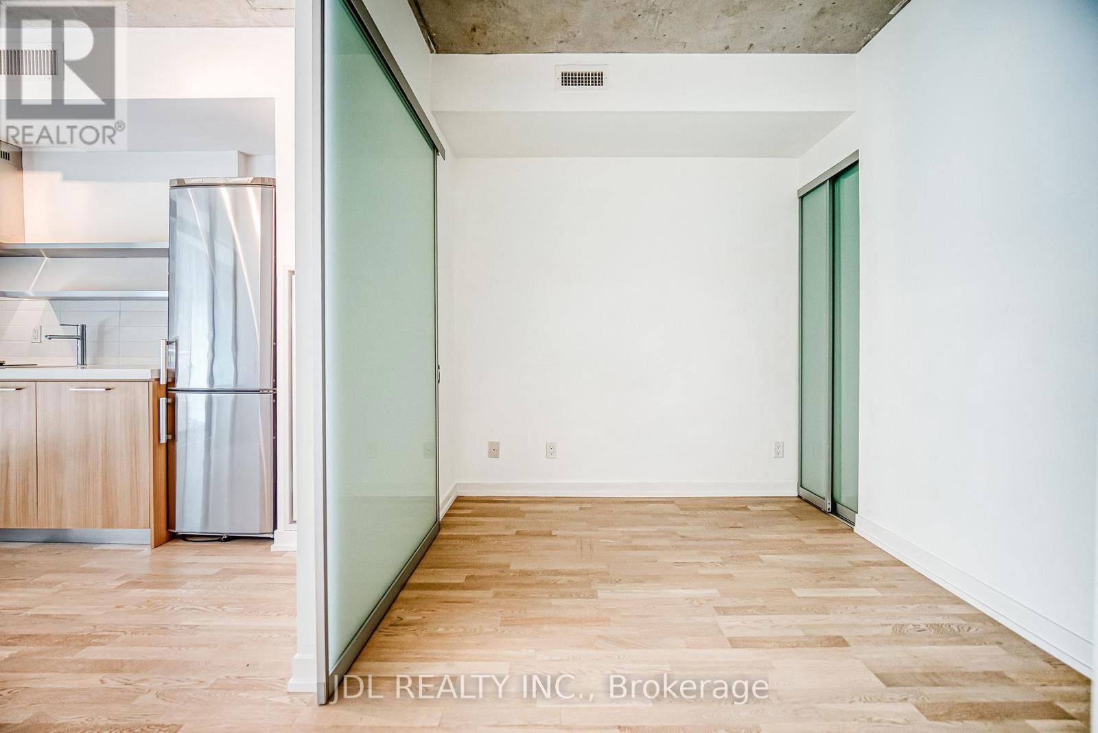 338 - 461 ADELAIDE STREET WEST Image 18