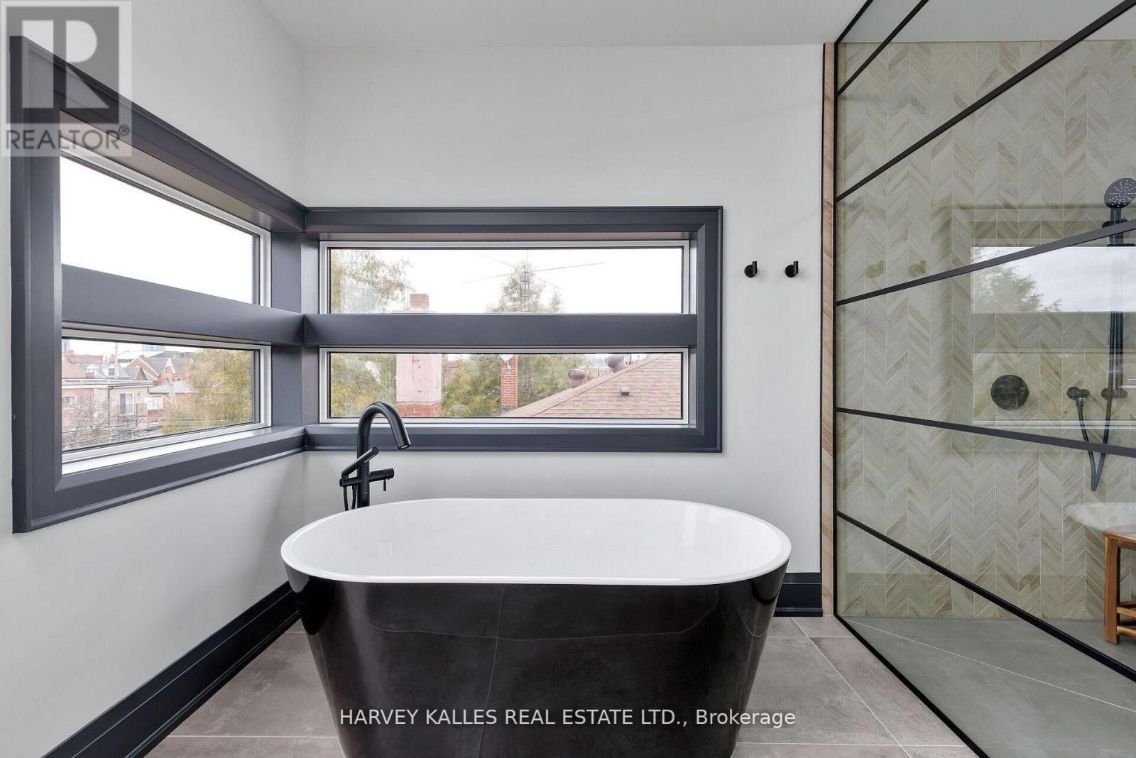 498 ROXTON ROAD Image 32