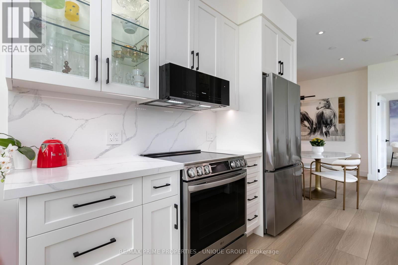 218 - 20 BLOORVIEW PLACE Image 12