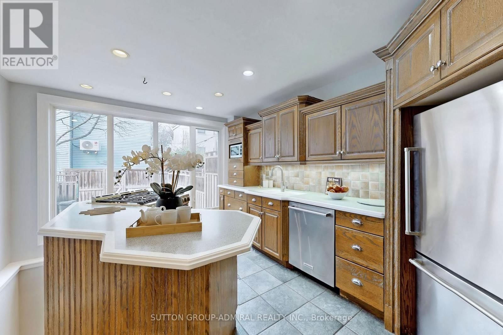 426 WELLESLEY STREET EAST Image 10