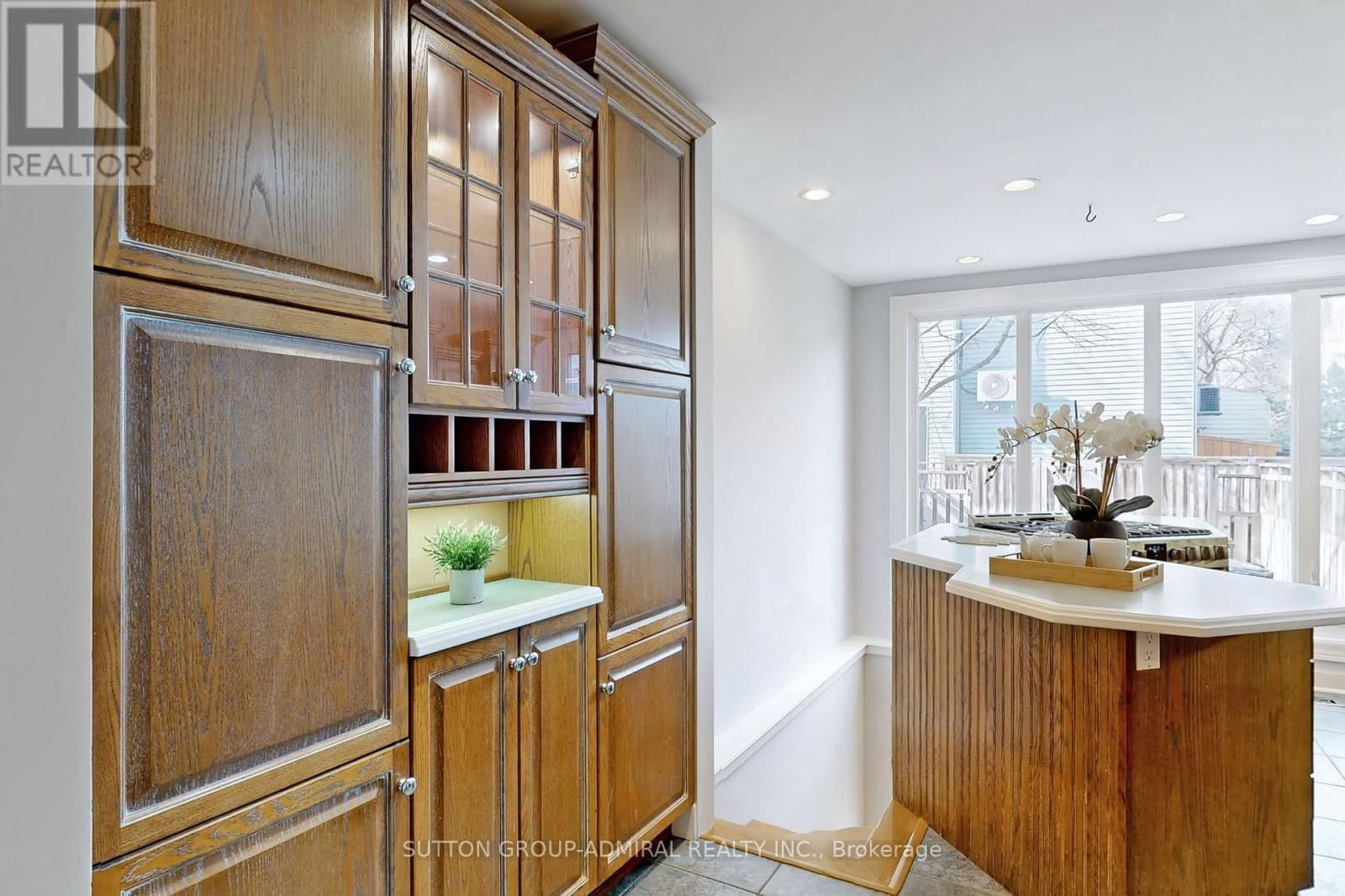 426 WELLESLEY STREET EAST Image 14