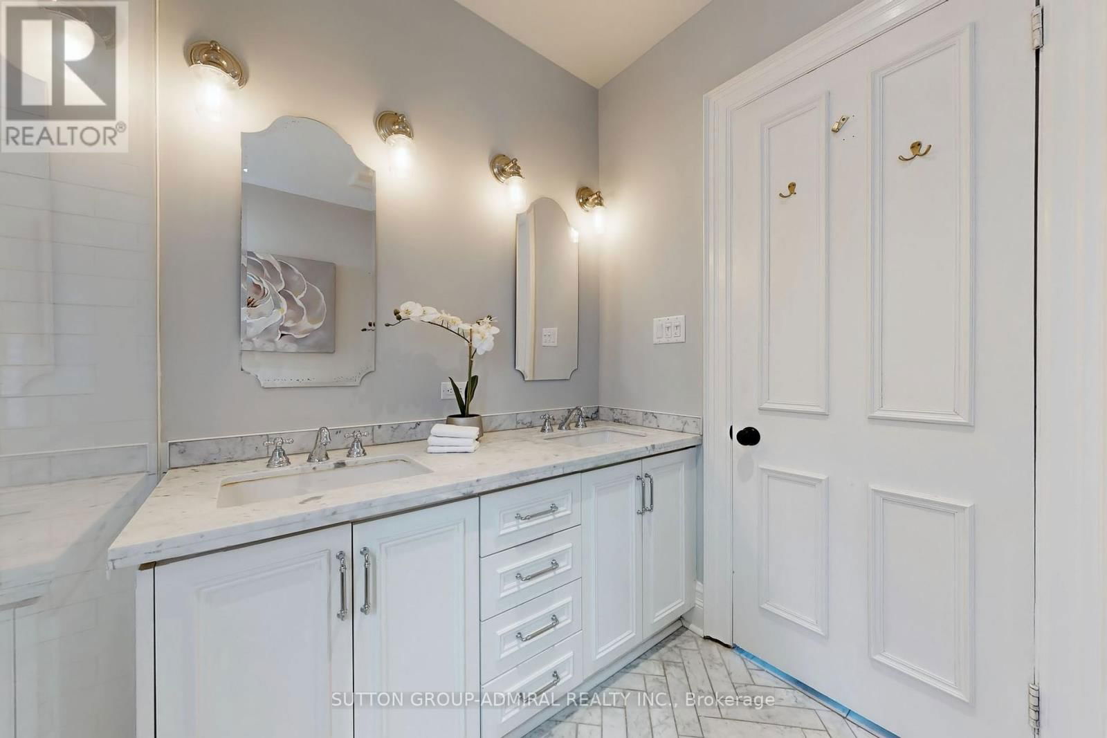426 WELLESLEY STREET EAST Image 23