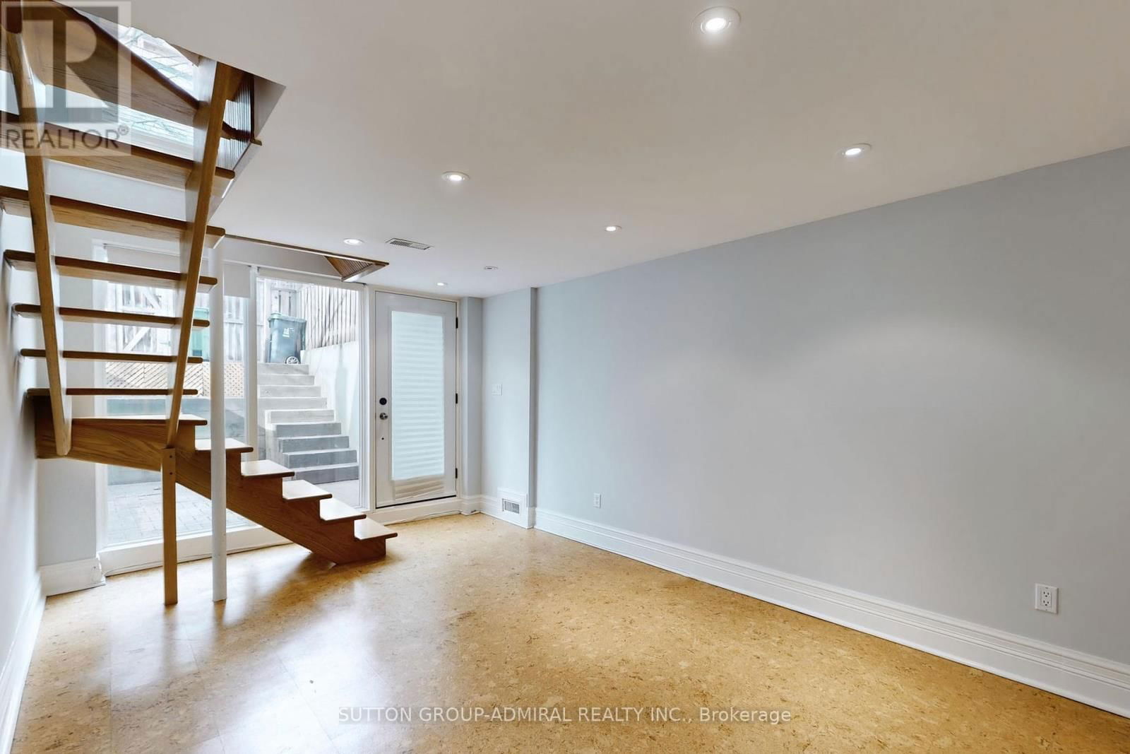 426 WELLESLEY STREET EAST Image 33