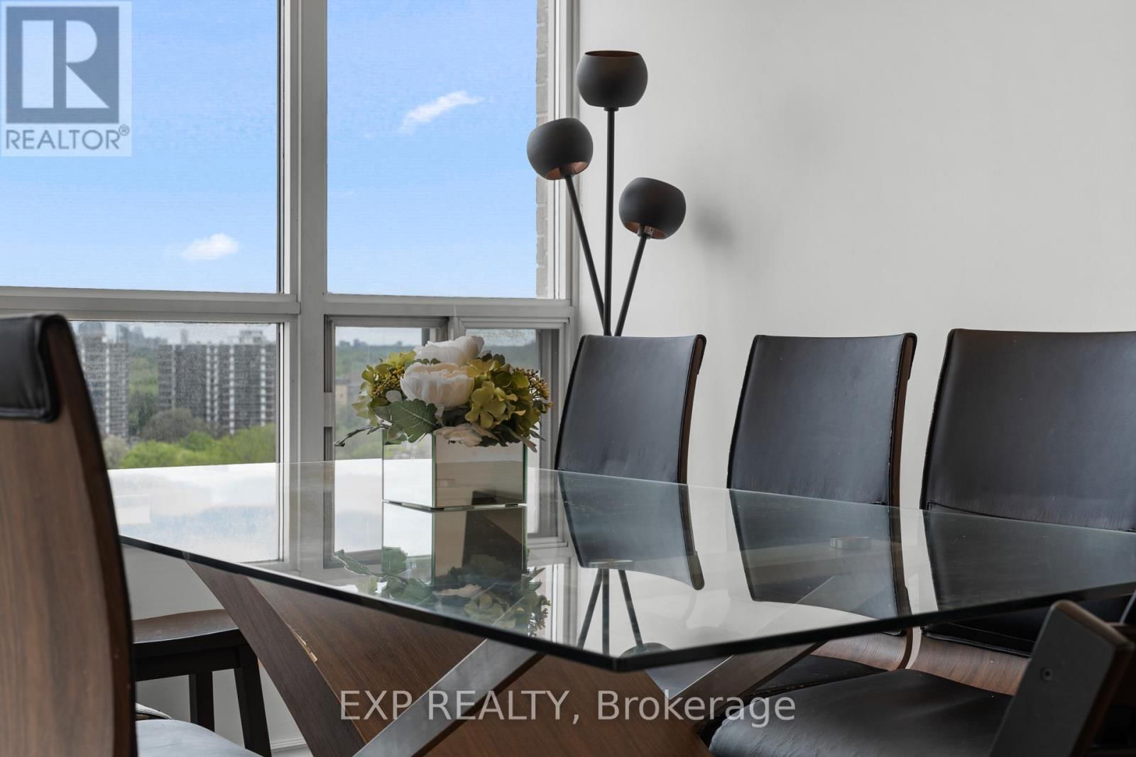 1109 - 2 CLAIRTRELL ROAD Image 26