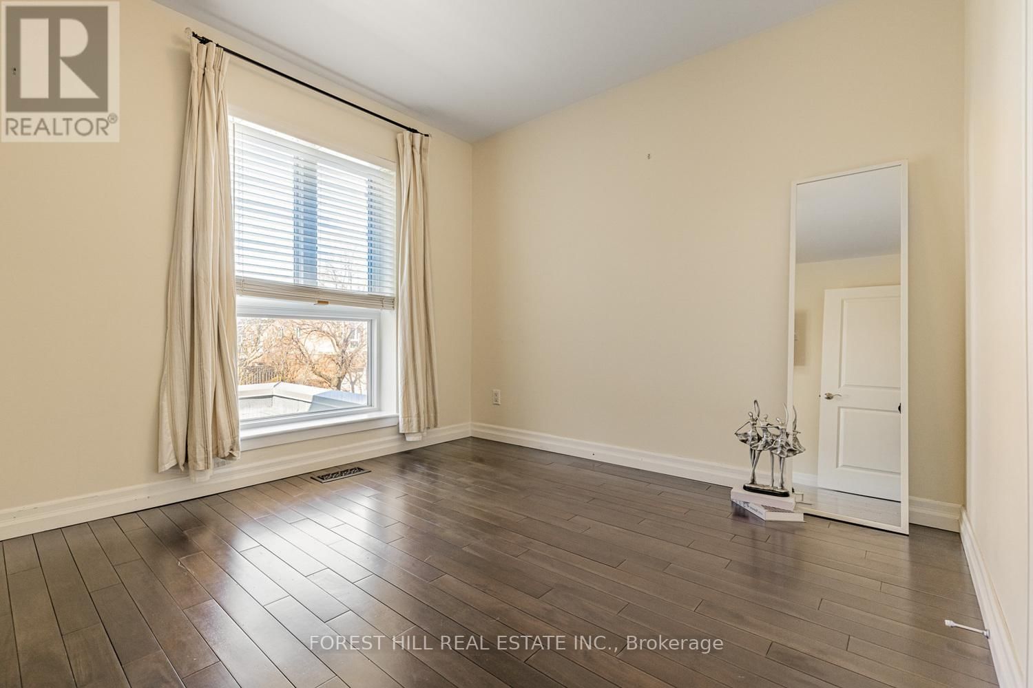 21 SNOWSHOE MILL WAY Image 32