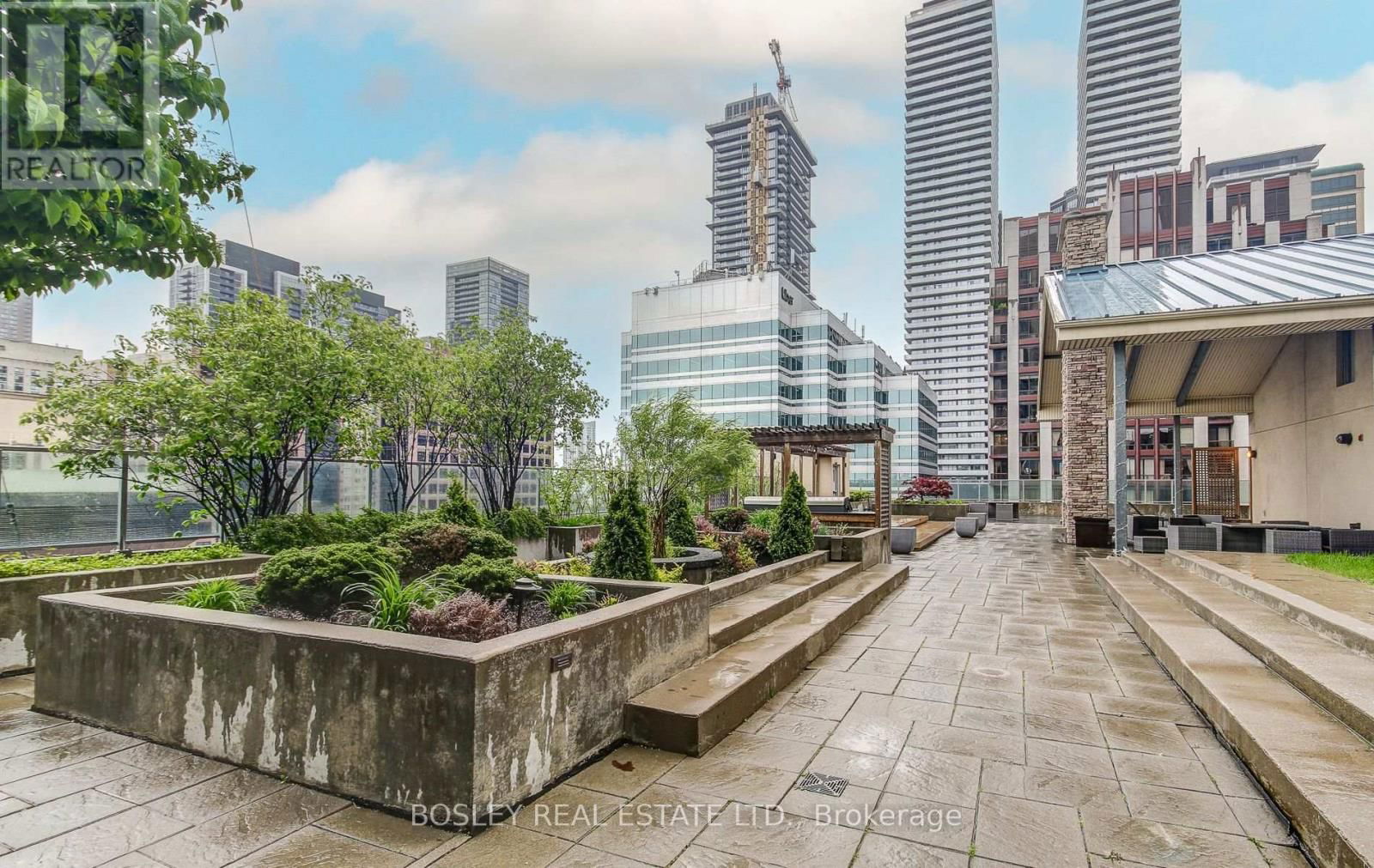 2010 - 8 PARK ROAD Image 26