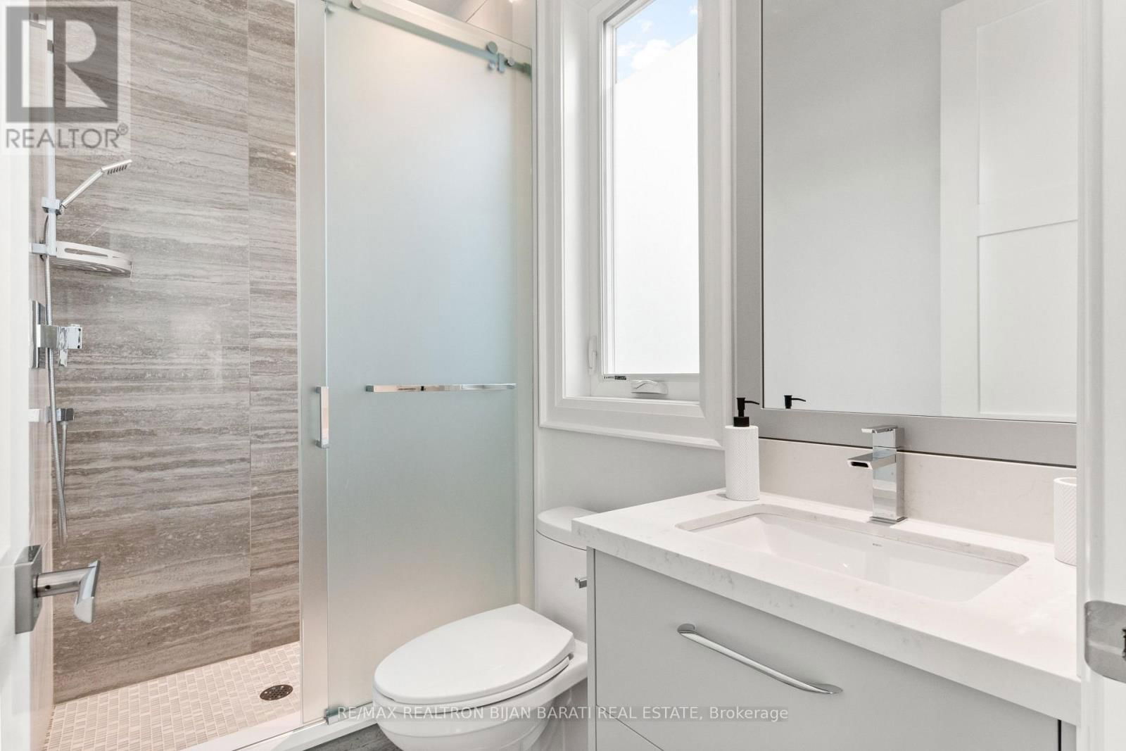 217 HILLCREST AVENUE Image 33