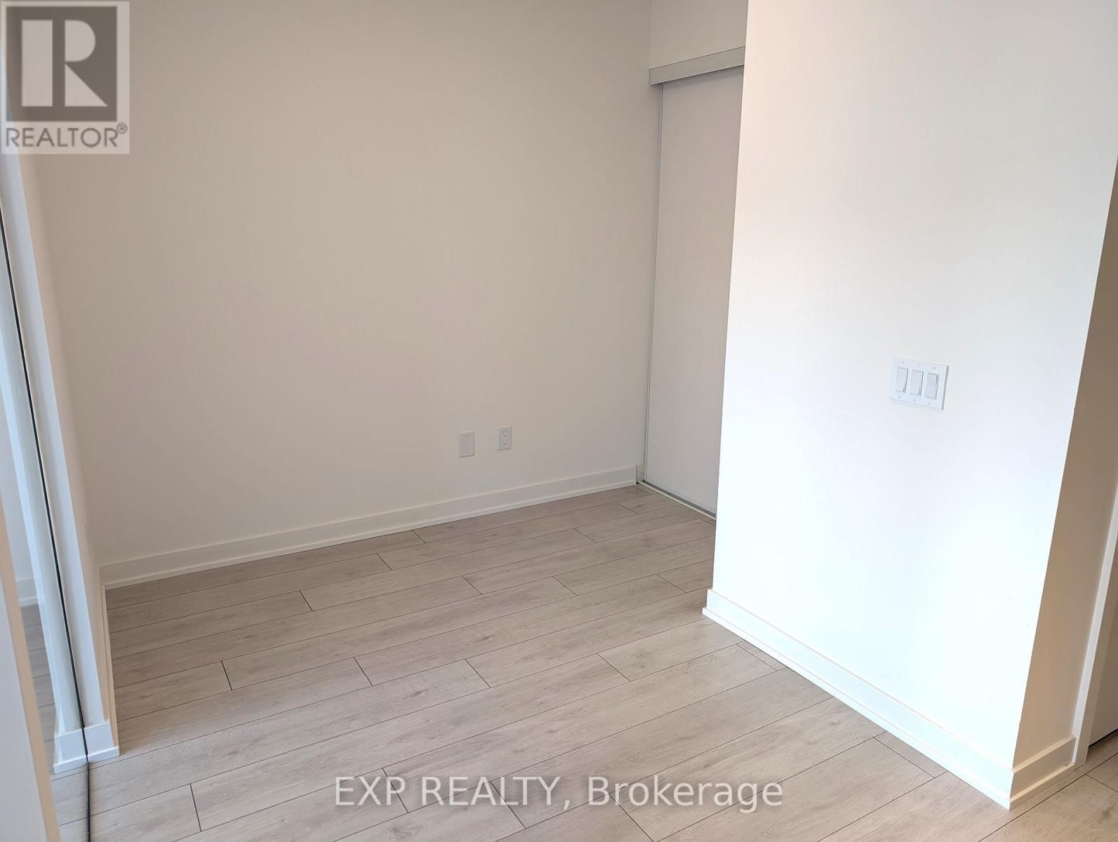 316 - 5 LAKEVIEW AVENUE Image 5
