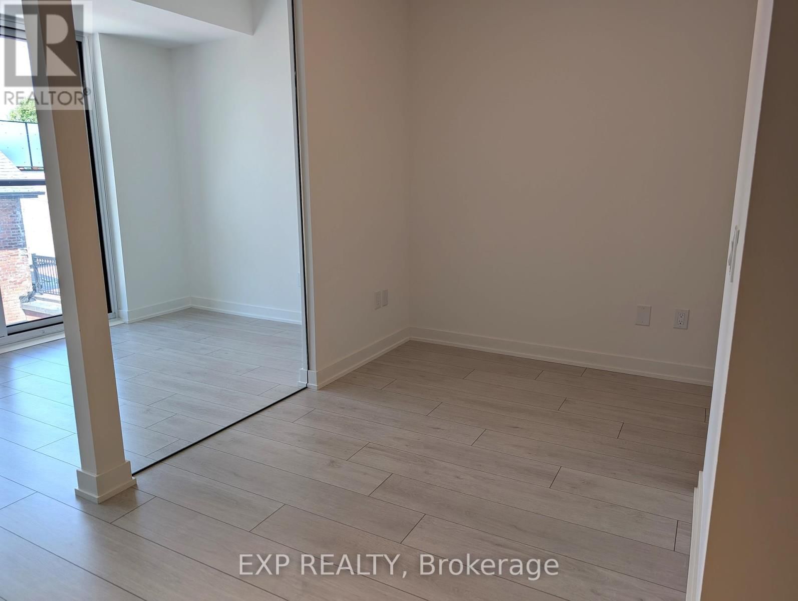 316 - 5 LAKEVIEW AVENUE Image 6