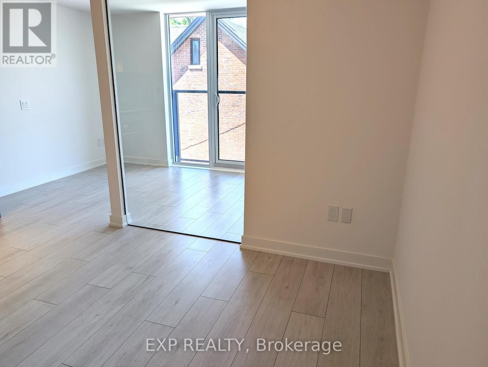 316 - 5 LAKEVIEW AVENUE Image 7
