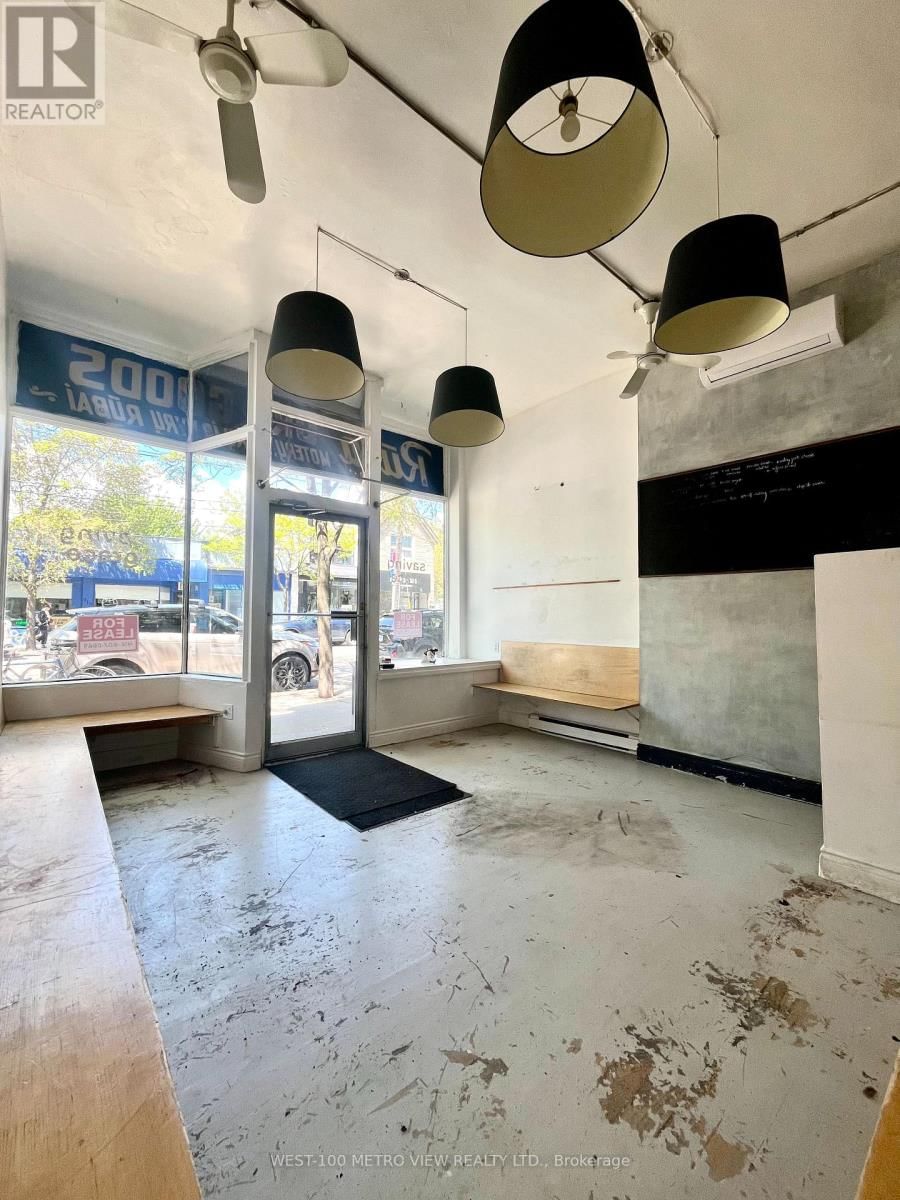 907 DUNDAS STREET WEST Image 4