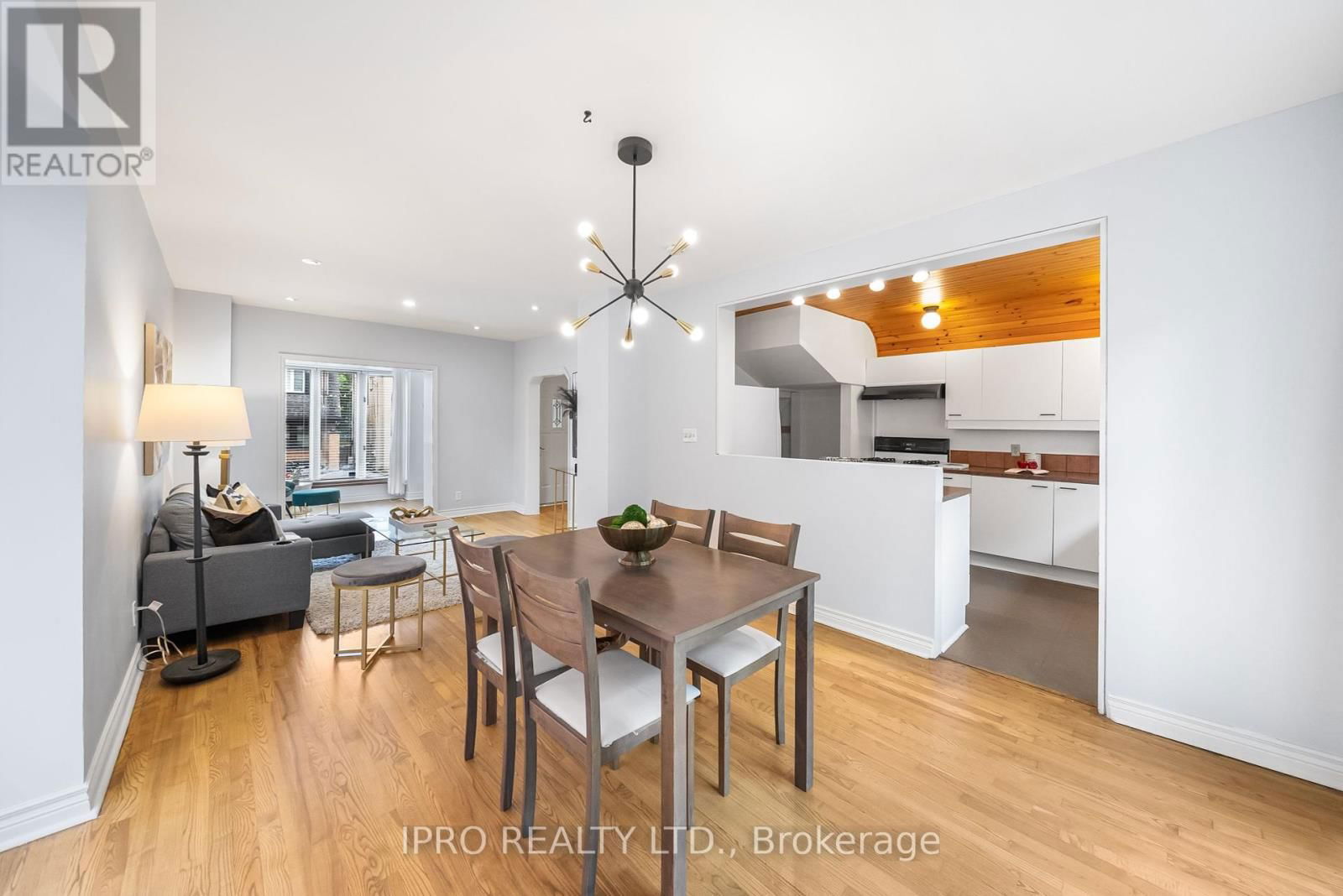 134 HELENDALE AVENUE Image 10