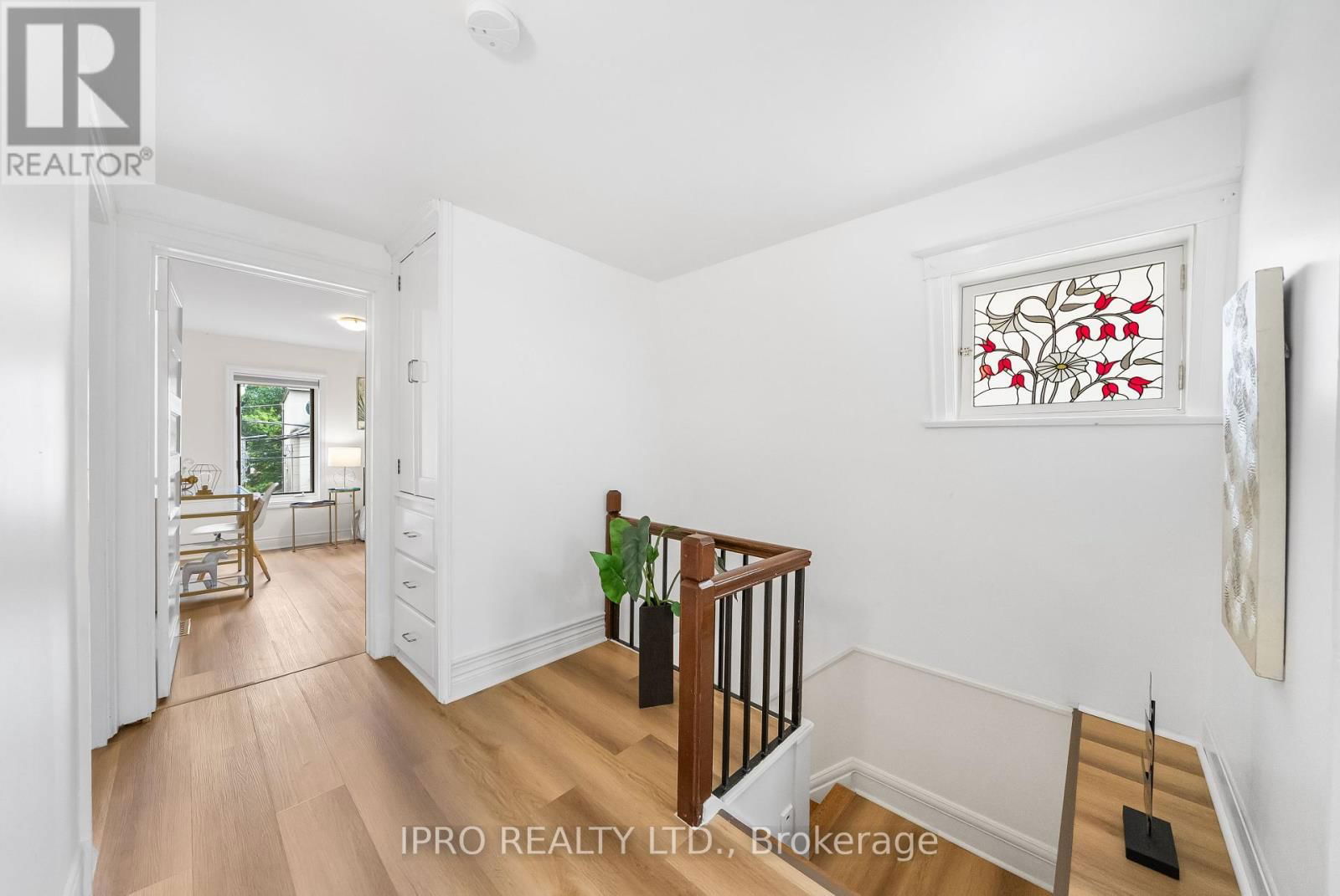 134 HELENDALE AVENUE Image 16