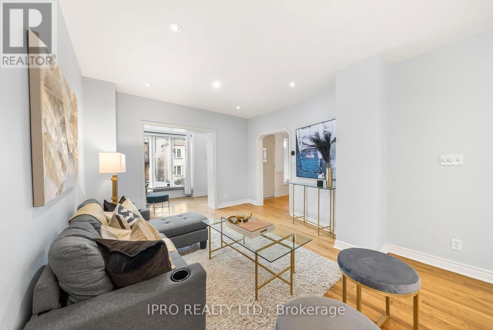134 HELENDALE AVENUE Image 6