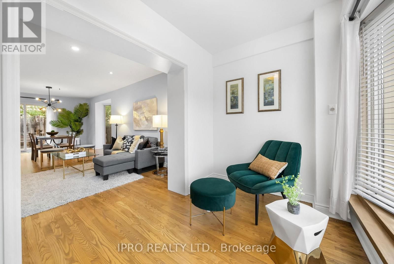 134 HELENDALE AVENUE Image 7