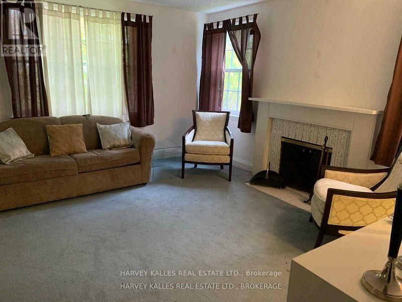 11 BARBERRY PLACE Image 1