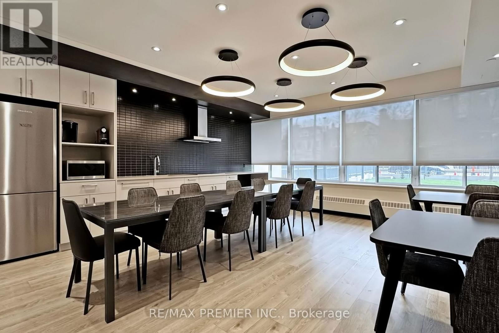 1010 - 666 SPADINA AVENUE Image 8