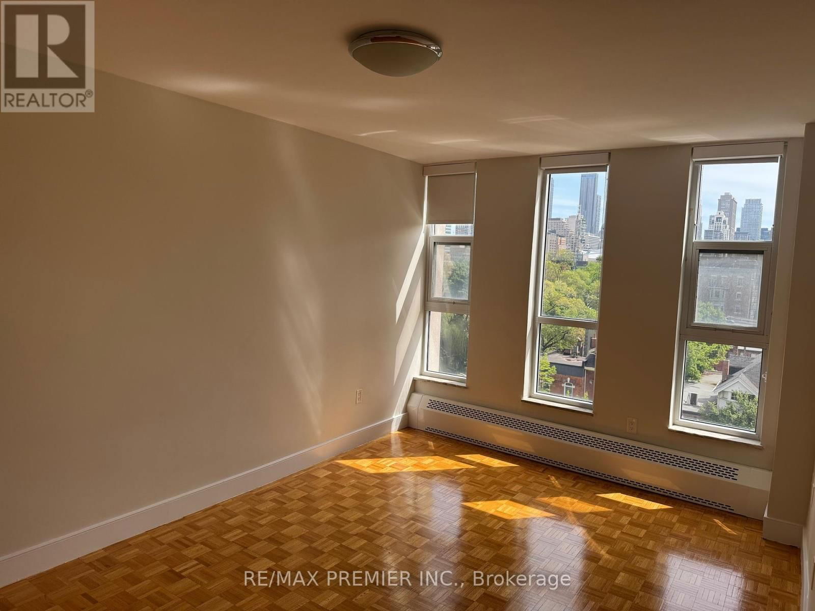 804 - 666 SPADINA AVENUE Image 31