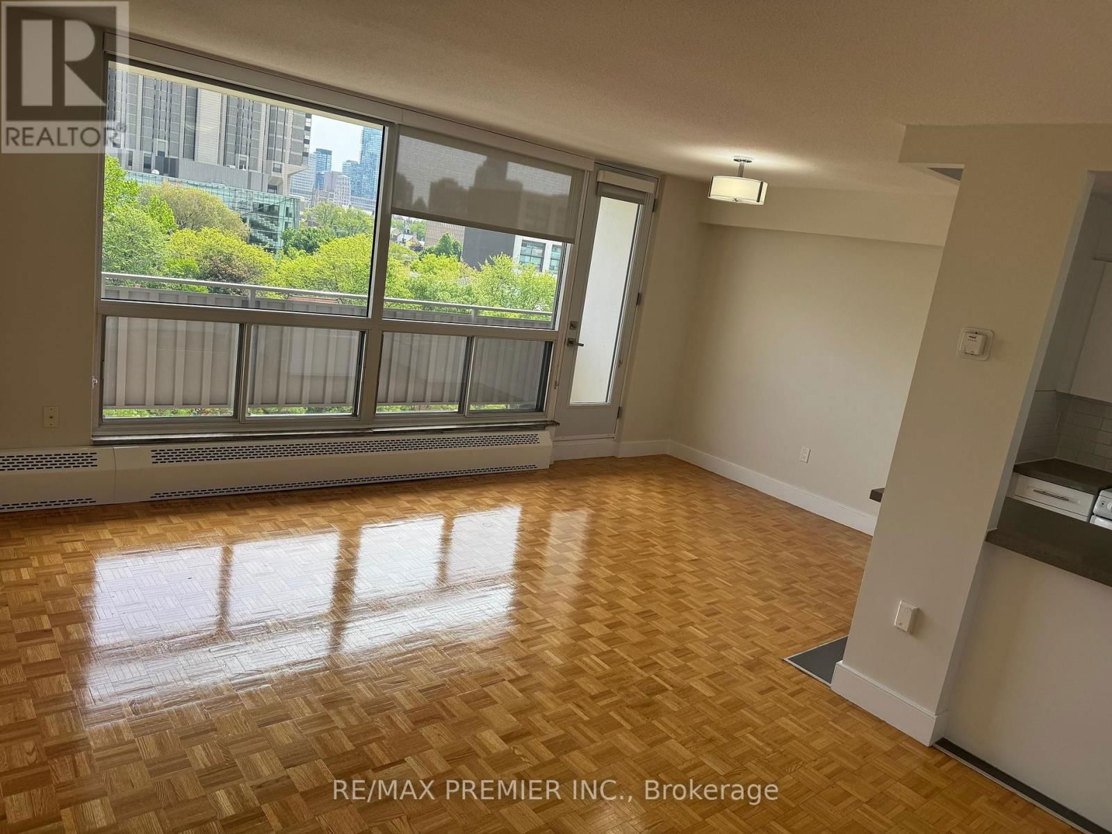 804 - 666 SPADINA AVENUE Image 34