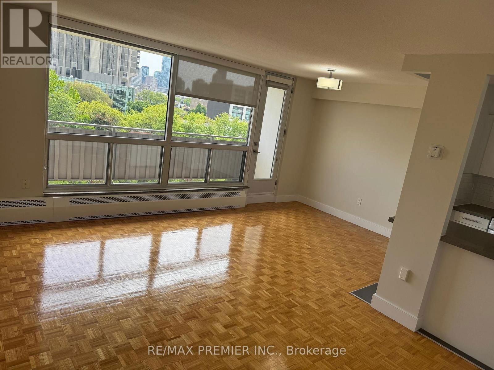 804 - 666 SPADINA AVENUE Image 36