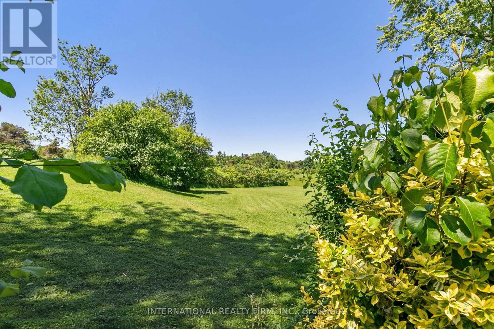 6 PENWOOD CRESCENT Image 37