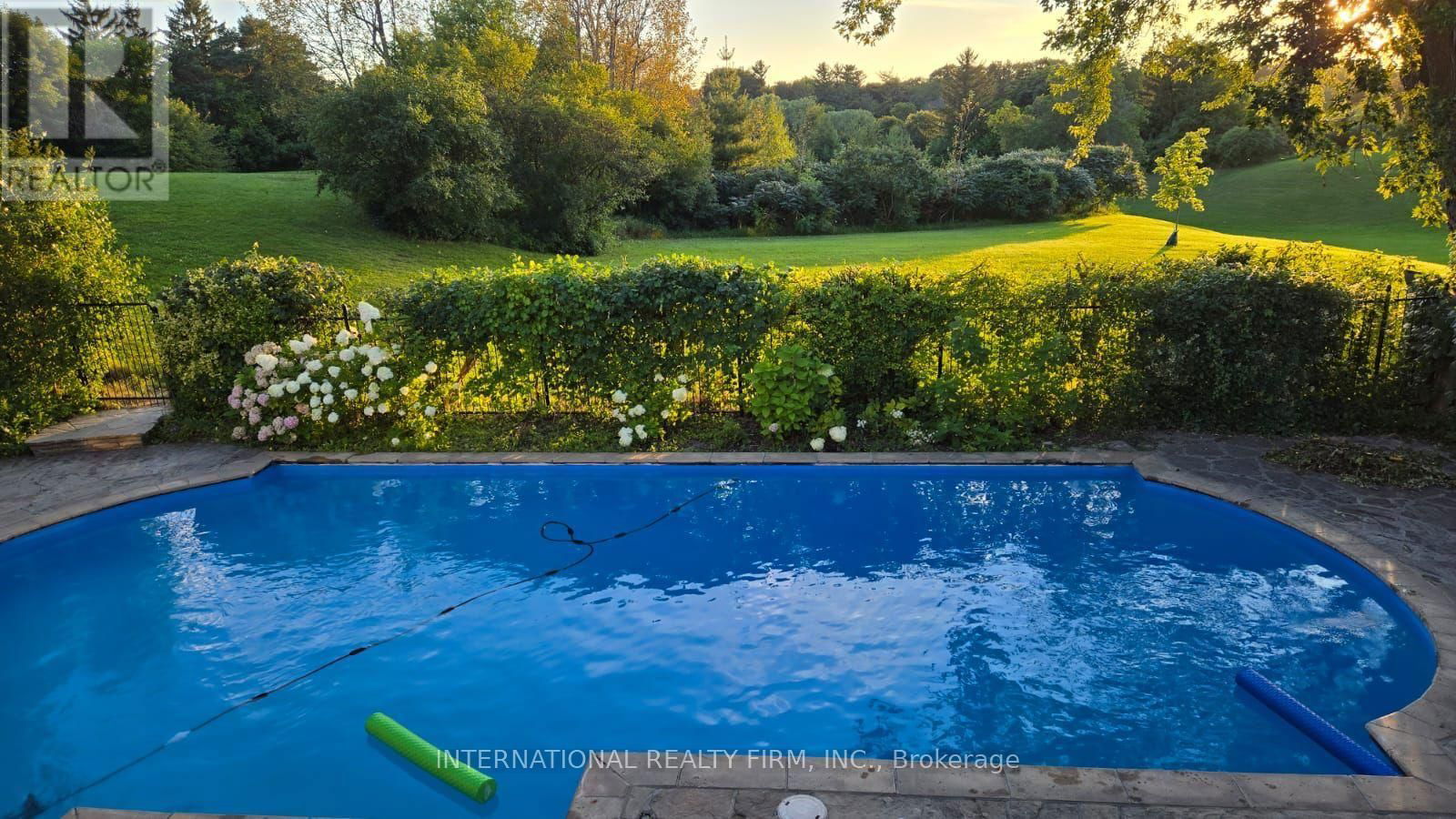 6 PENWOOD CRESCENT Image 44