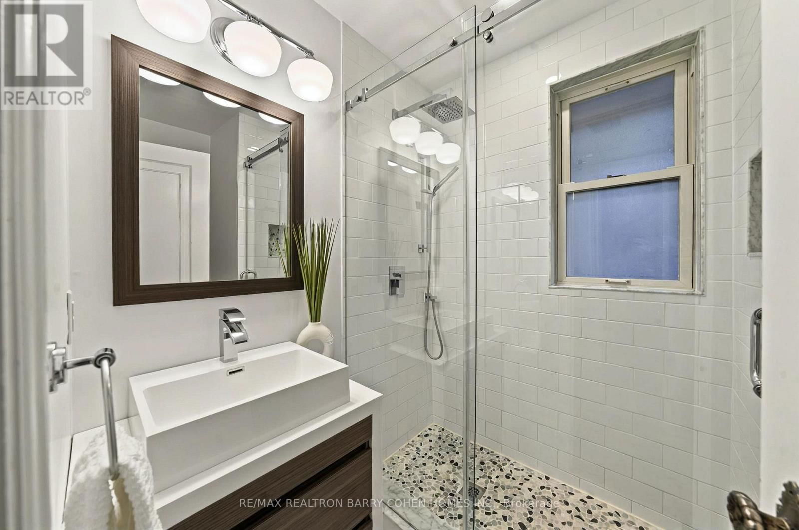 67 CHATSWORTH DRIVE Image 14