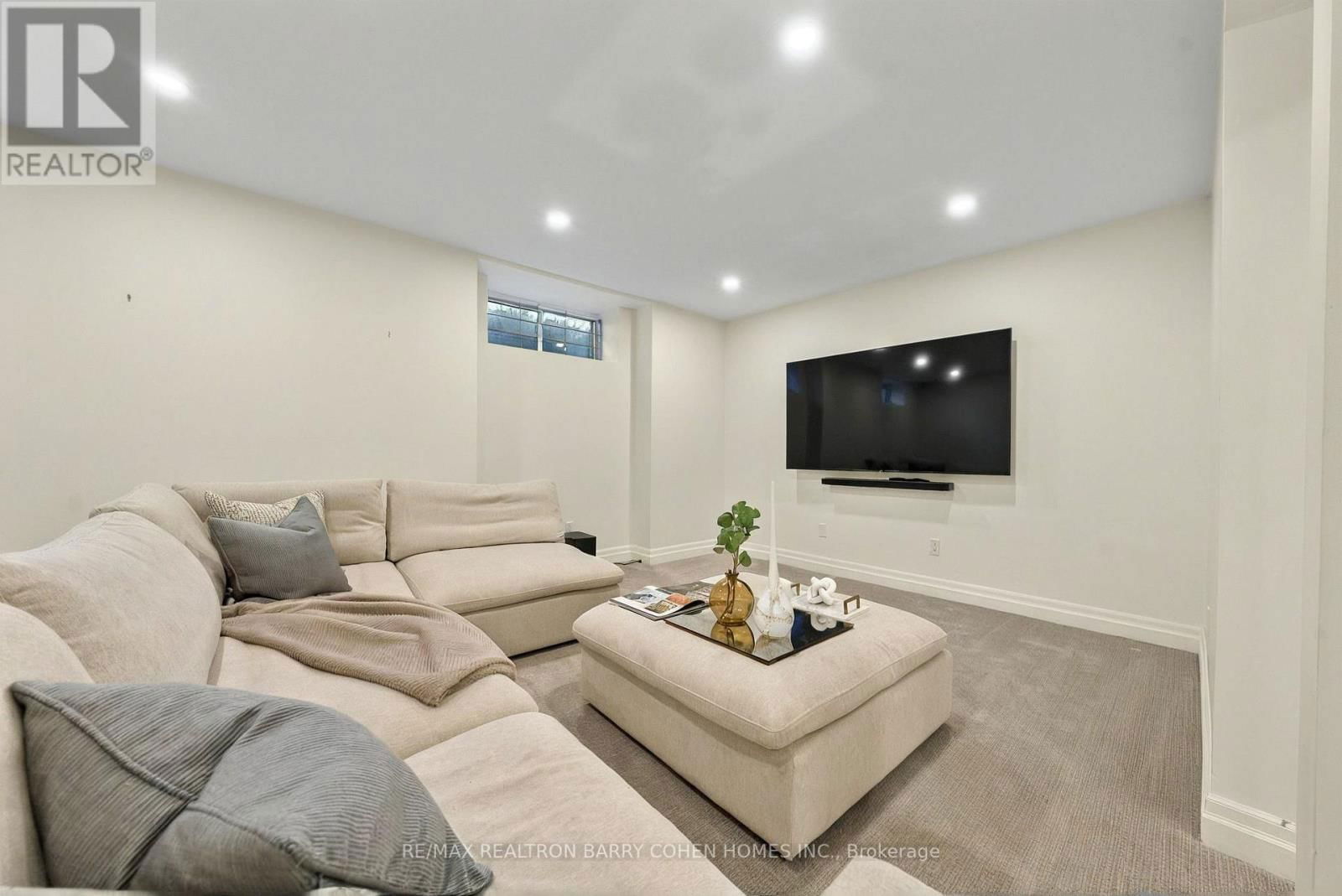 67 CHATSWORTH DRIVE Image 16